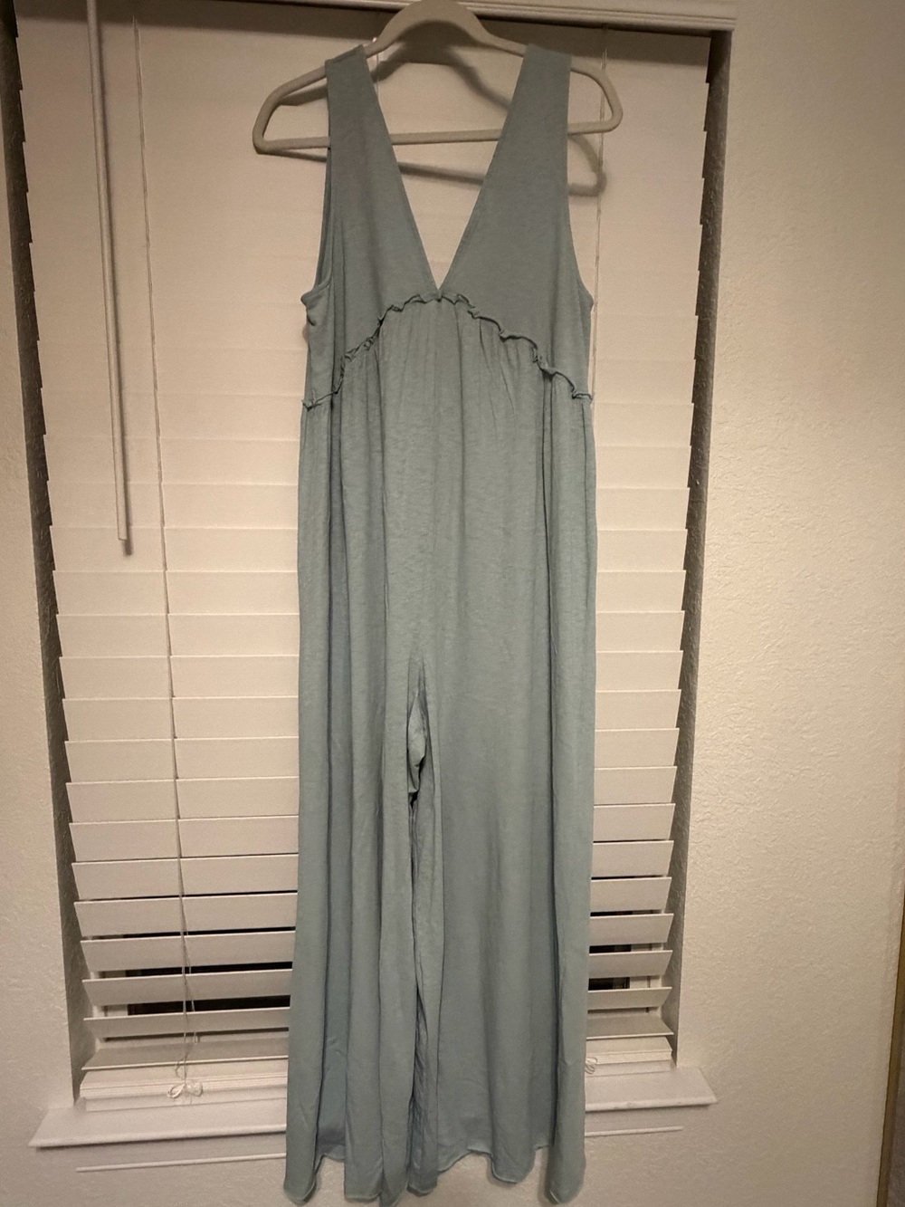 American Eagle jumper sz M